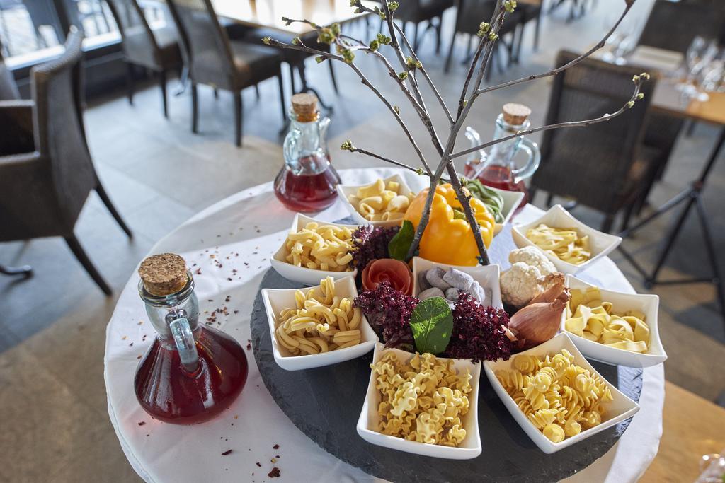 Hotel Restaurant Rathaus Тун Экстерьер фото