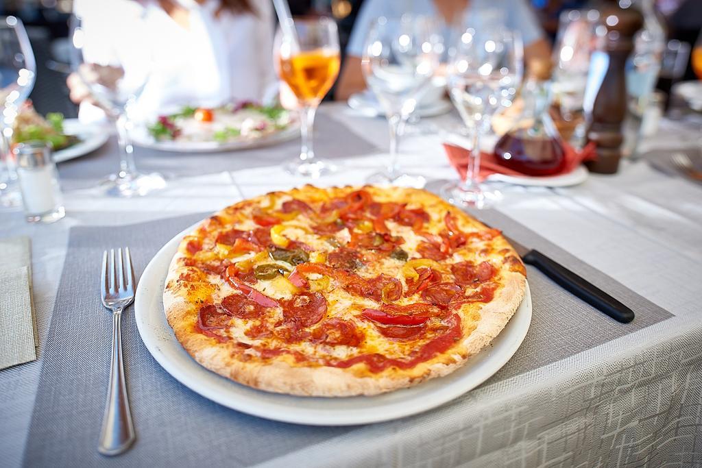 Hotel Restaurant Rathaus Тун Экстерьер фото