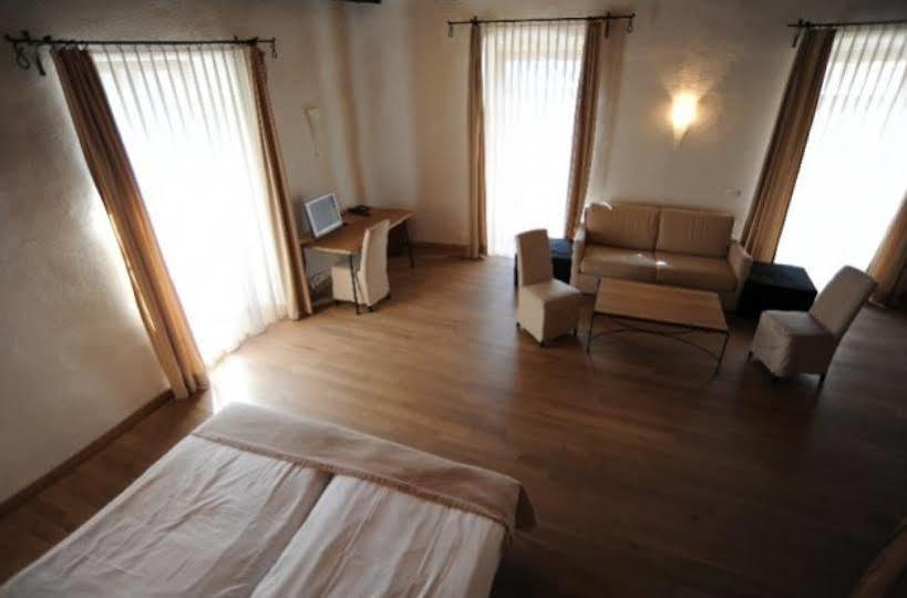 Hotel Restaurant Rathaus Тун Экстерьер фото