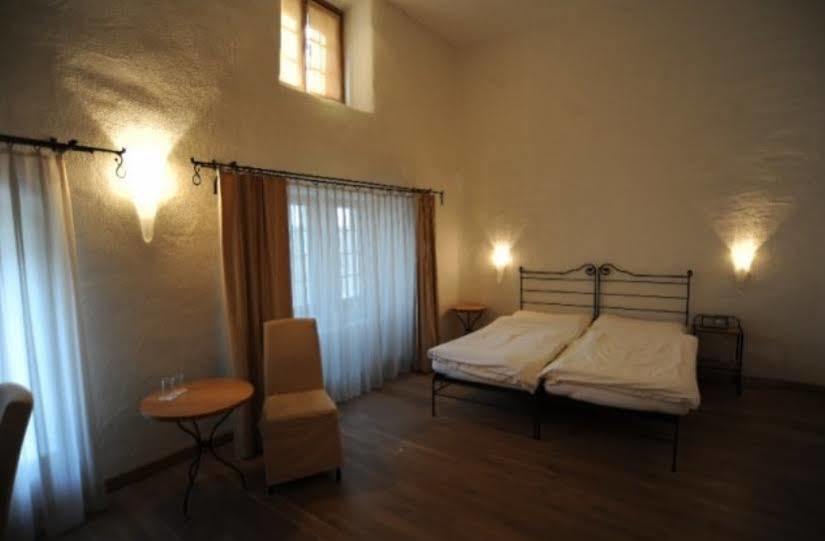 Hotel Restaurant Rathaus Тун Экстерьер фото