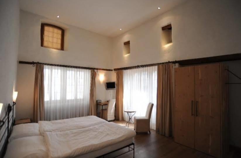 Hotel Restaurant Rathaus Тун Экстерьер фото
