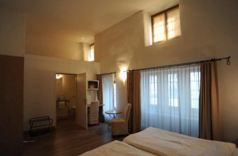 Hotel Restaurant Rathaus Тун Экстерьер фото